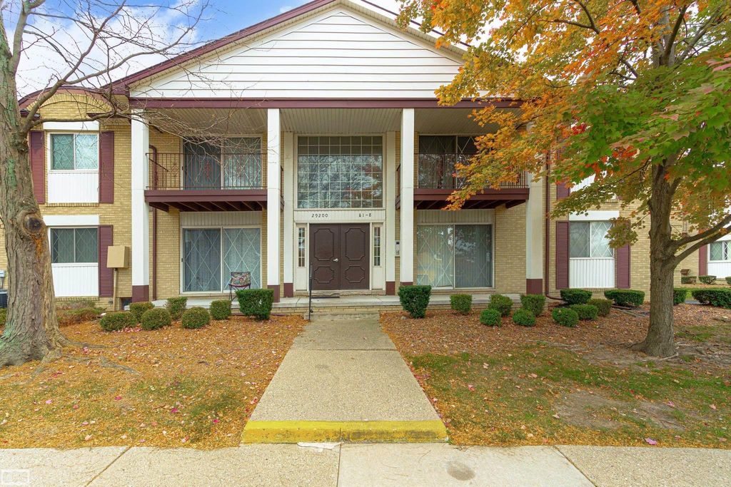 29200 Gloede Street, Warren, MI 48088