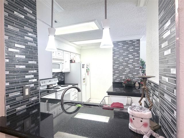 1108 Harwell Drive 1714, Arlington, TX 76011