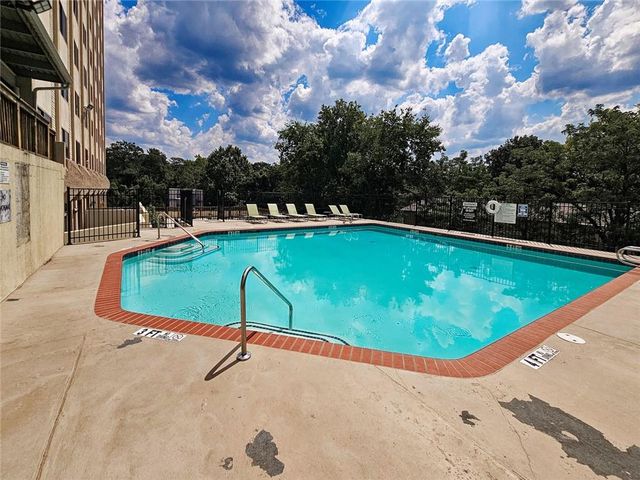 2479 Peachtree Road Road NE 611, Atlanta, GA 30305