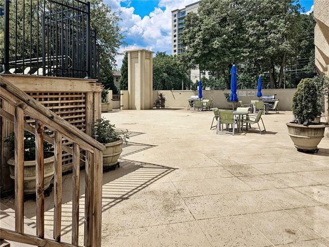 2479 Peachtree Road Road NE 611, Atlanta, GA 30305