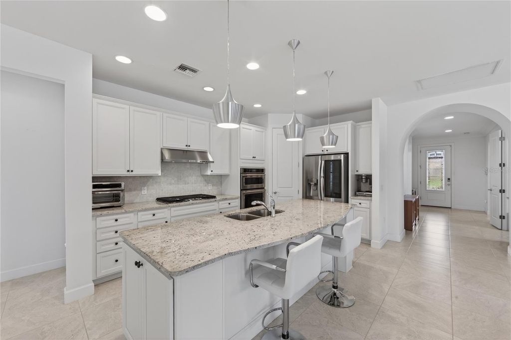 Image 7 of property listing at 17114 SEAFORD WAY, Bradenton, FL 34202