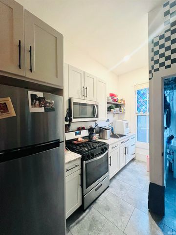 520 SE Riverside Drive, Evansville, IN 47713