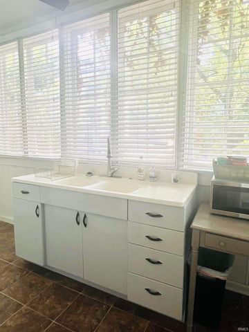520 SE Riverside Drive, Evansville, IN 47713