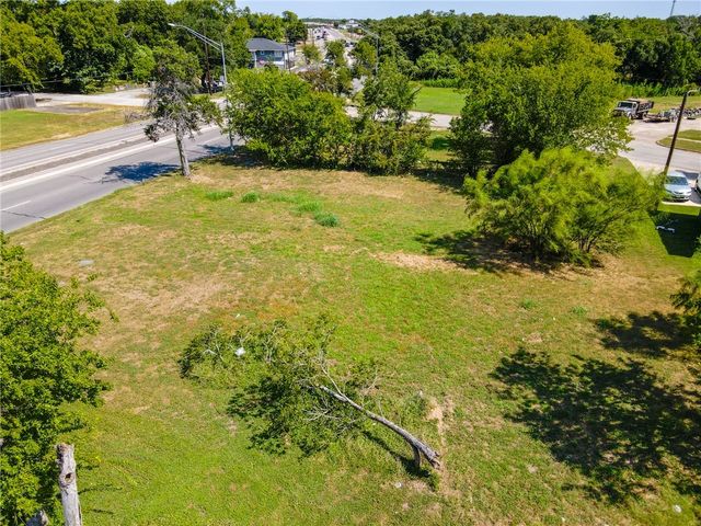 905 North Texas Avenue, Bryan, TX 77803