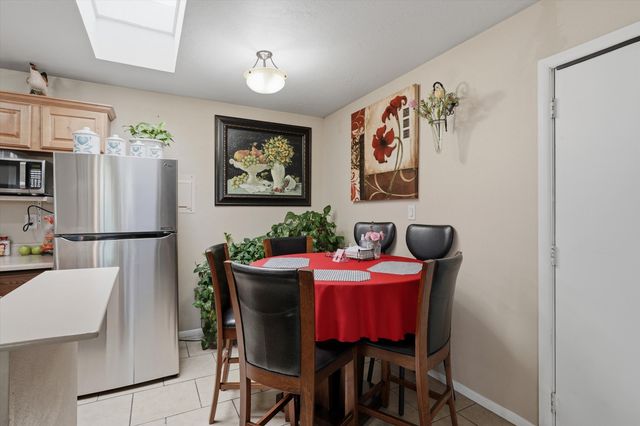 259 La Vida Nueva Del Oeste SW, Albuquerque, NM 87105