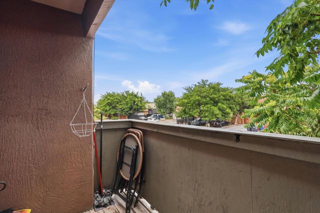 259 La Vida Nueva Del Oeste SW, Albuquerque, NM 87105