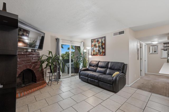259 La Vida Nueva Del Oeste SW, Albuquerque, NM 87105