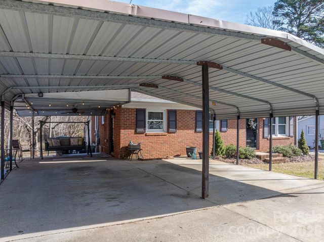 708 Noles Drive, Mount Holly, NC 28120