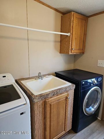 103 Edgewater Lane, Richlands, NC 28574