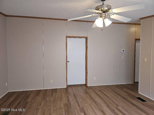 103 Edgewater Lane, Richlands, NC 28574