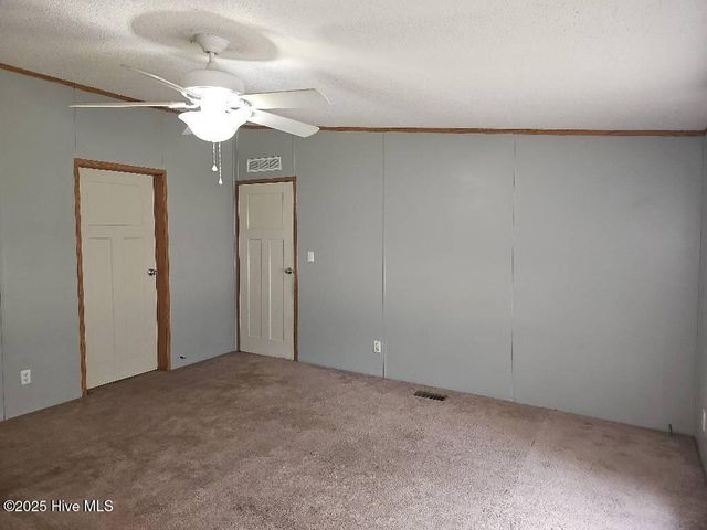 103 Edgewater Lane, Richlands, NC 28574