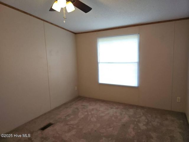 103 Edgewater Lane, Richlands, NC 28574