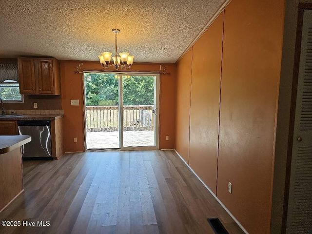 103 Edgewater Lane, Richlands, NC 28574