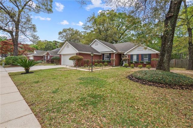 550 Lakeview Woods Drive, Mobile, AL 36695