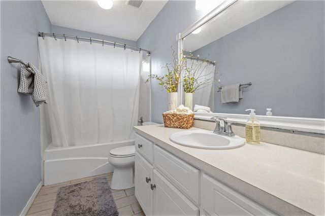 550 Lakeview Woods Drive, Mobile, AL 36695