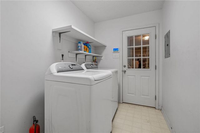 550 Lakeview Woods Drive, Mobile, AL 36695