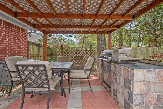 550 Lakeview Woods Drive, Mobile, AL 36695