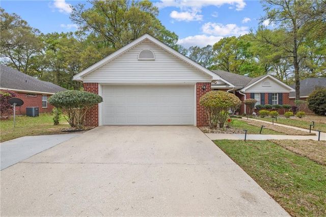 550 Lakeview Woods Drive, Mobile, AL 36695