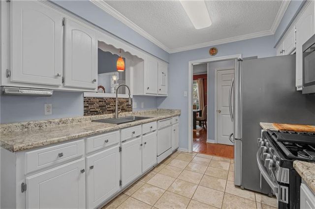 550 Lakeview Woods Drive, Mobile, AL 36695