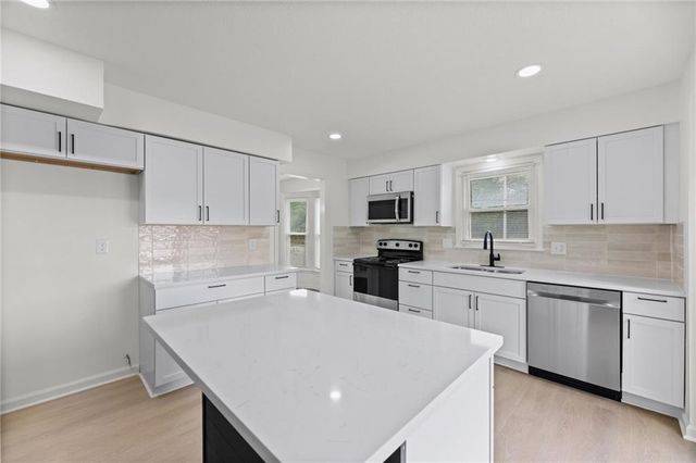 11901 W 100th Street, Lenexa, KS 66215