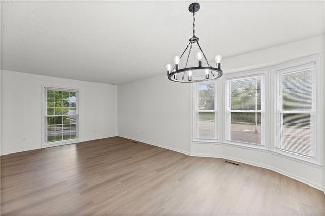 11901 W 100th Street, Lenexa, KS 66215