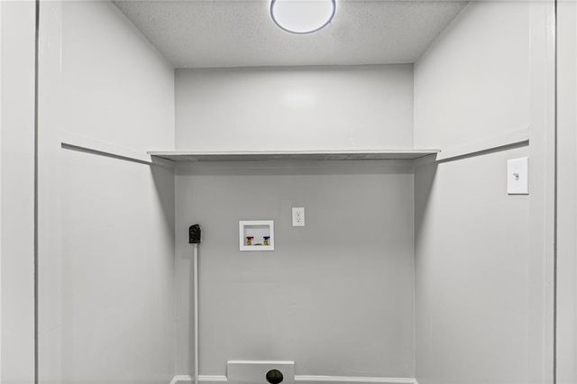 11901 W 100th Street, Lenexa, KS 66215