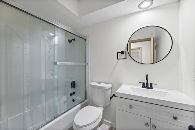 11901 W 100th Street, Lenexa, KS 66215