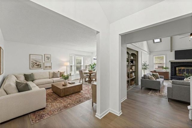 11901 W 100th Street, Lenexa, KS 66215