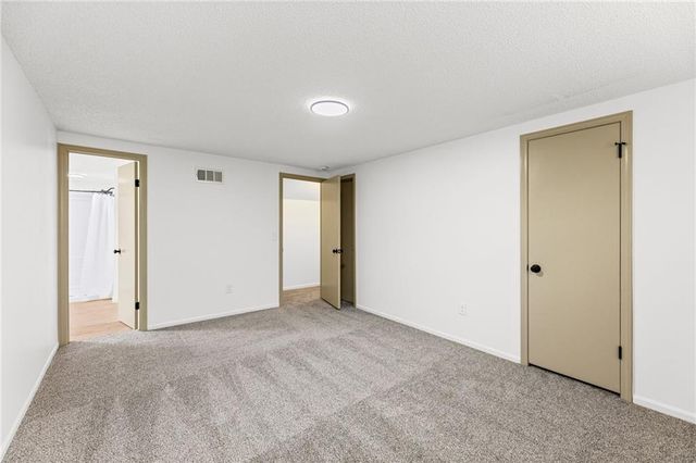 11901 W 100th Street, Lenexa, KS 66215