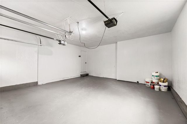 11901 W 100th Street, Lenexa, KS 66215