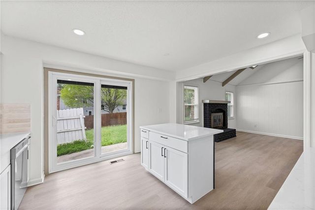 11901 W 100th Street, Lenexa, KS 66215