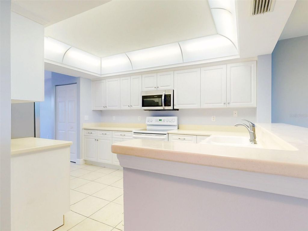 Image 13 of property listing at 430 BOUCHELLE DRIVE 202, New Smyrna Beach, FL 32169