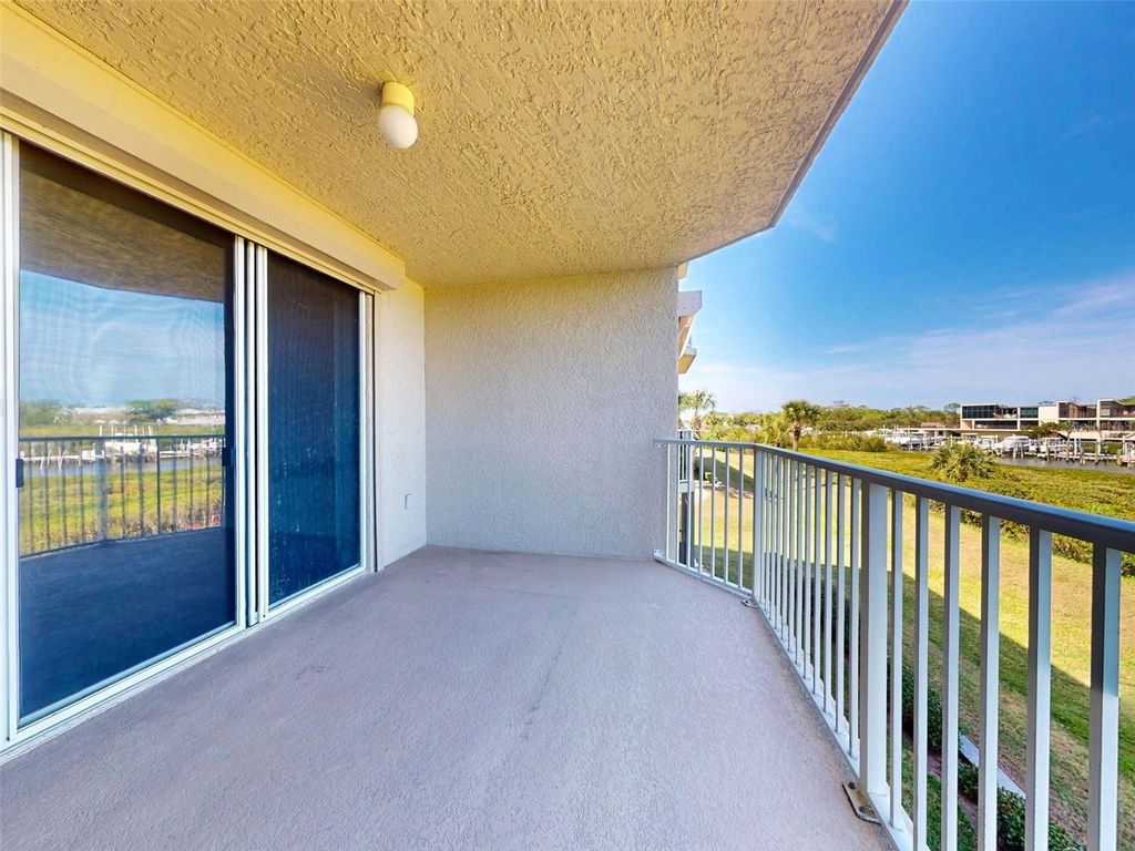 Image 46 of property listing at 430 BOUCHELLE DRIVE 202, New Smyrna Beach, FL 32169