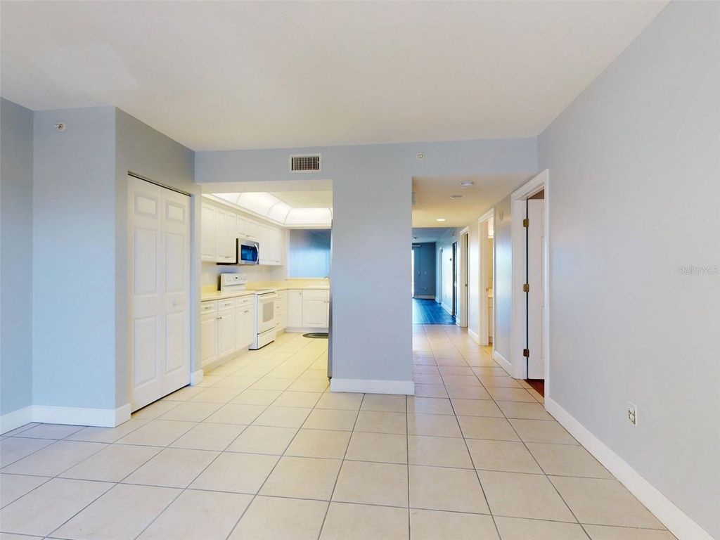 Image 7 of property listing at 430 BOUCHELLE DRIVE 202, New Smyrna Beach, FL 32169