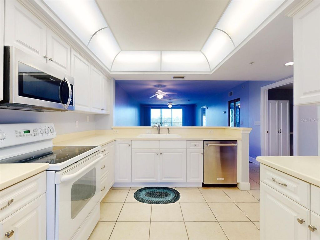 Image 9 of property listing at 430 BOUCHELLE DRIVE 202, New Smyrna Beach, FL 32169