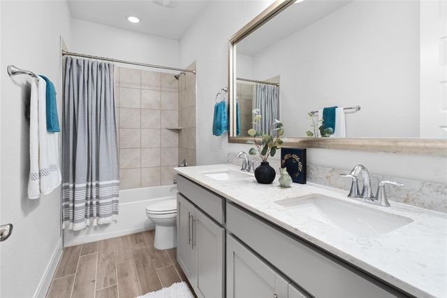 1315 Andalucia DR, San Marcos, TX 78666