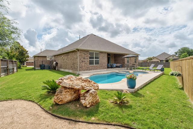 1315 Andalucia DR, San Marcos, TX 78666