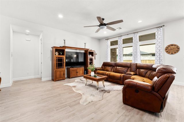 1315 Andalucia DR, San Marcos, TX 78666
