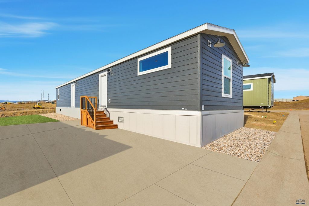 1717.46 E PHILADELPHIA, Rapid City, SD 57703