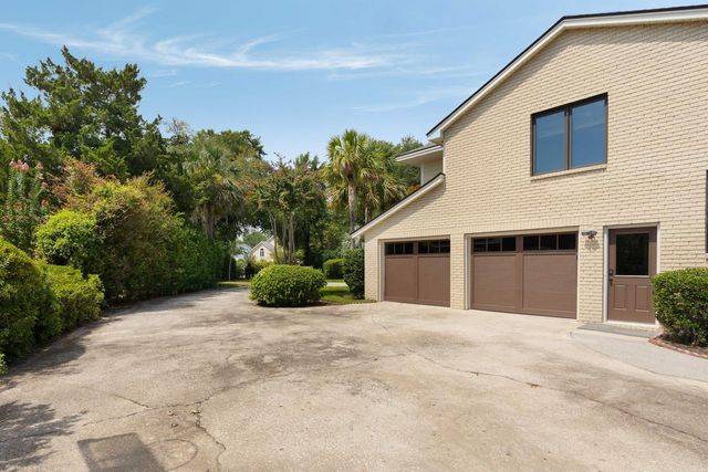 897 Kushiwah Creek Court, Charleston, SC 29412