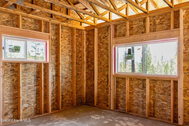 85 Cutlass Dr., Sagle, ID 83860