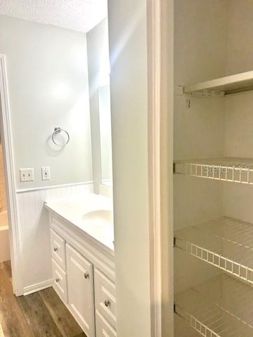 5507 FOUNTAIN LAKE CIRCLE B205, Bradenton, FL 34207