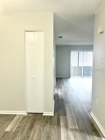 5507 FOUNTAIN LAKE CIRCLE B205, Bradenton, FL 34207