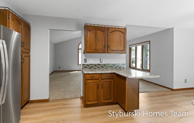 19127 W Spring Lake Road, Spring Lake Twp, MI 49456