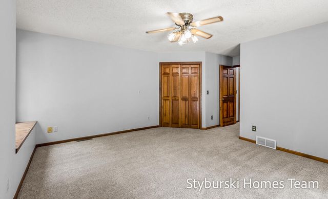 19127 W Spring Lake Road, Spring Lake Twp, MI 49456