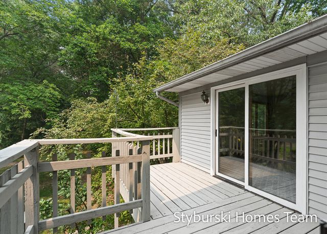 19127 W Spring Lake Road, Spring Lake Twp, MI 49456