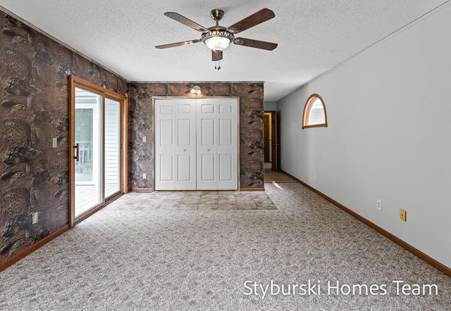 19127 W Spring Lake Road, Spring Lake Twp, MI 49456