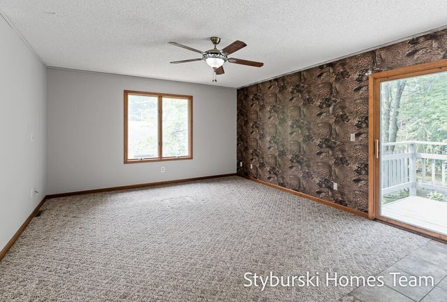19127 W Spring Lake Road, Spring Lake Twp, MI 49456
