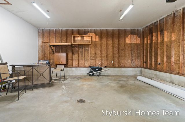 19127 W Spring Lake Road, Spring Lake Twp, MI 49456