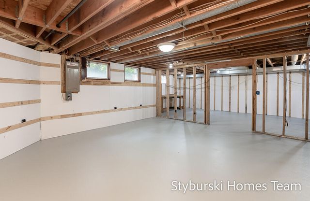19127 W Spring Lake Road, Spring Lake Twp, MI 49456